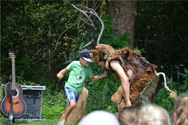 Hirschkampf am Waldrand